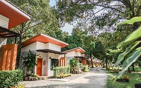 บ้านกลางสวนรีสอร์ท